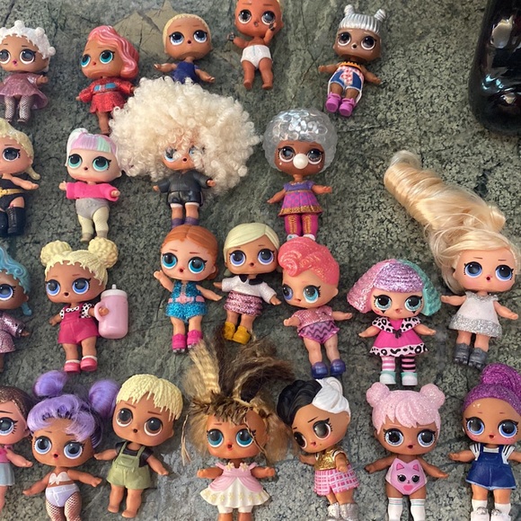 52 LOL Doll collection with accessories and wigs - Picture 4 of 12